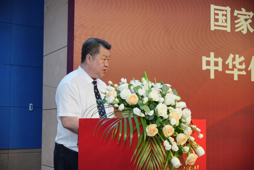 图2 beat365中文唯一官网党委副书记、院长孙波主持讲话,例1